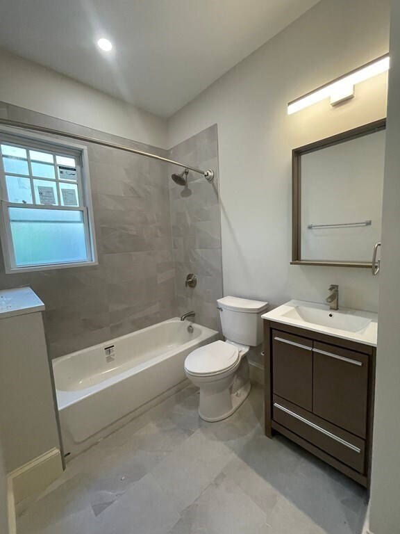 Foto del edificio - 2 Leonard Ave