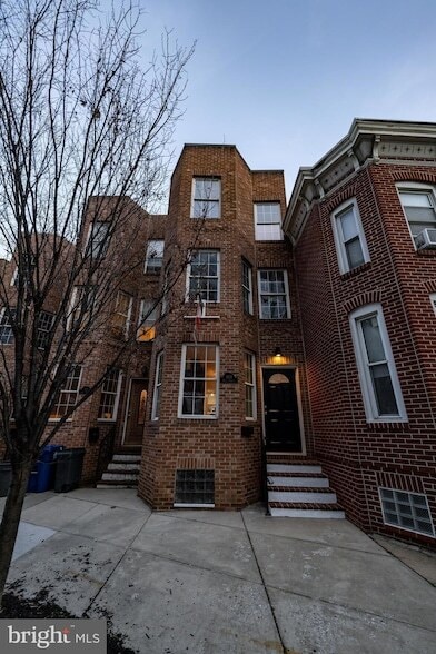 Photo - 1119 Race St Townhome