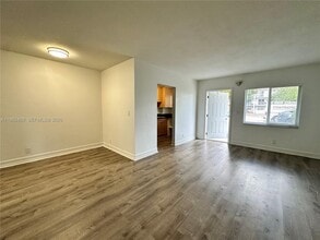 Building Photo - 1400 NE 56th St