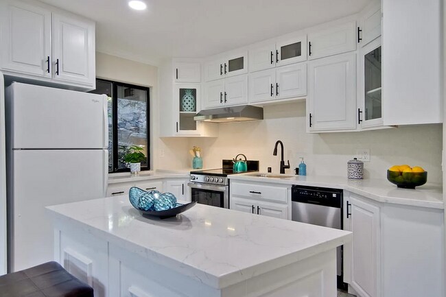 Cocina - 17040 Holiday Dr
