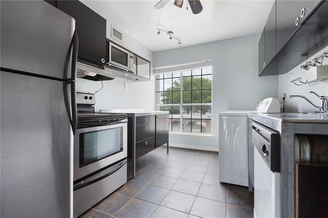 Foto del edificio - 505 W Lookout Dr