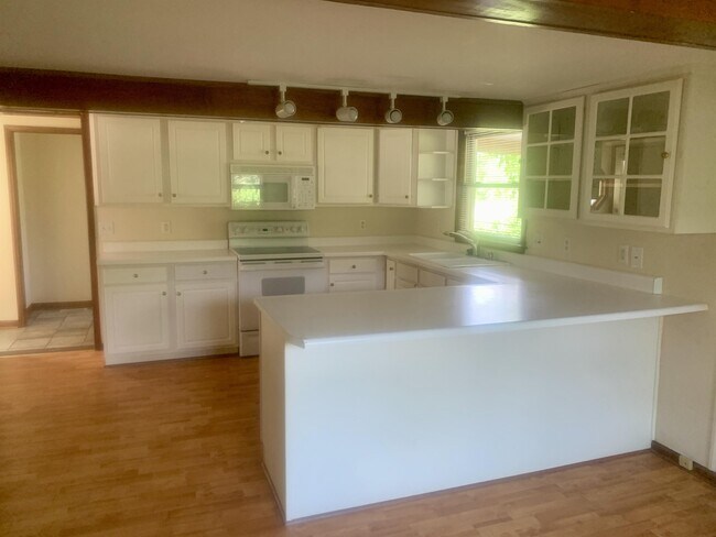 Foto del edificio - 1356 Neighbors Rd