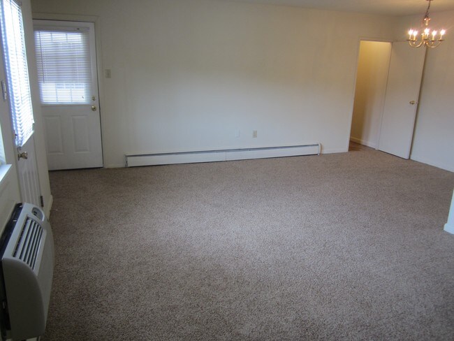 Building Photo - 801 W Aaron Dr