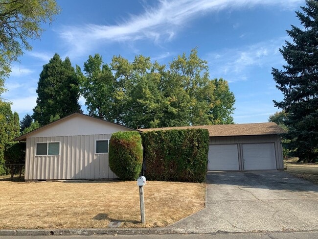 $2,450 - Three Bedrooms, Two Baths Home on... - $2,450 - Three Bedrooms, Two Baths Home on...