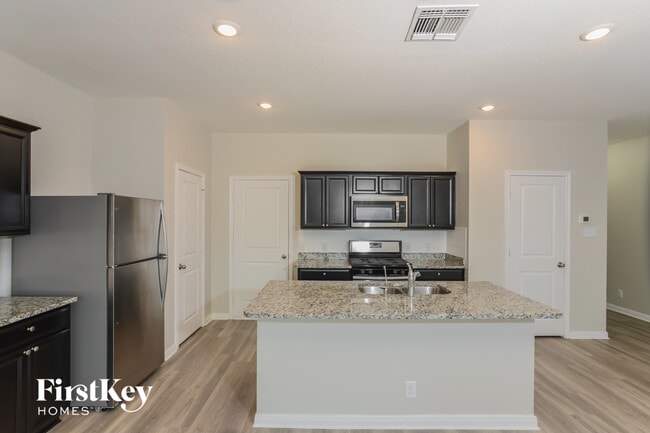 Building Photo - 13403 Summer Light