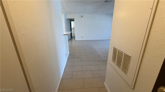 Foto del edificio - 2200 S Fort Apache Rd