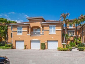 Building Photo - 5020 Fairways Cir