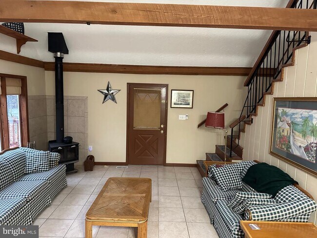 Foto del edificio - 412 Northwood Cir