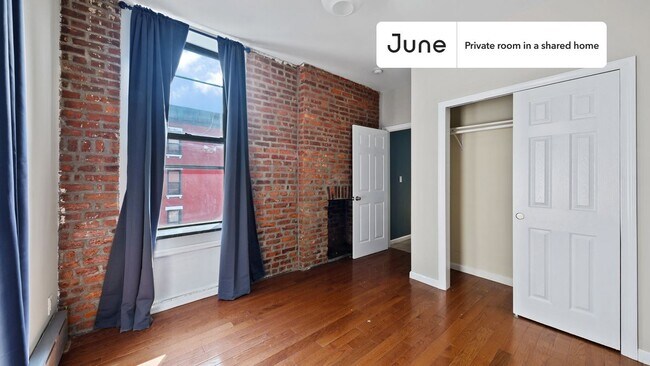Foto del edificio - Private bedroom in 2 bed/1 bath Home