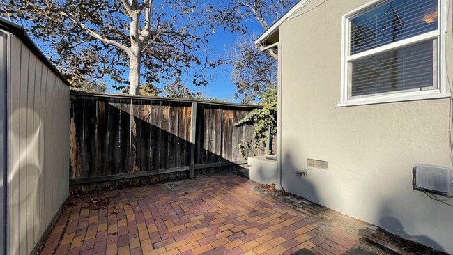 Foto del edificio - Short Term First Semester Lease: August - December 2026