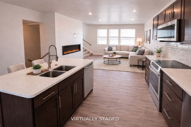 Building Photo - 1580 Main Townhomes