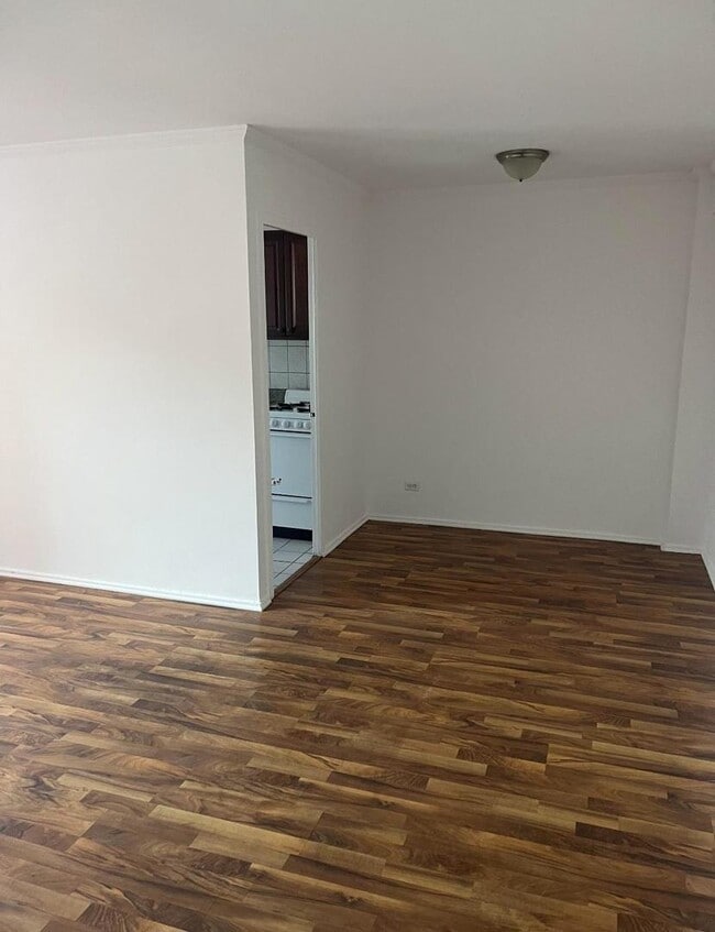 Building Photo - 2620 W Berwyn Ave