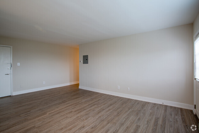 Living Room - Chestnut Terrace Apartments