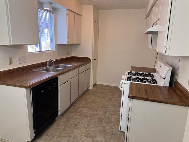 Foto del edificio - 4418 Dove Dr