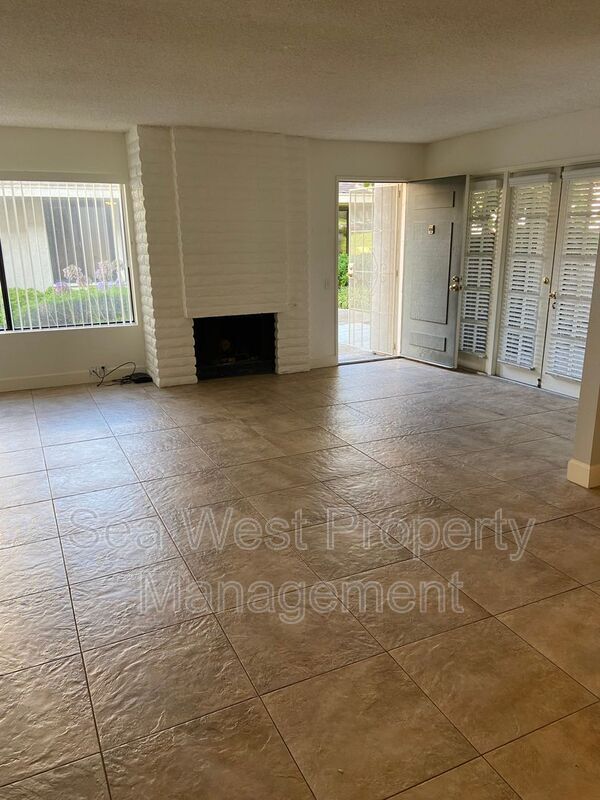 Building Photo - 3823 Camino Lindo