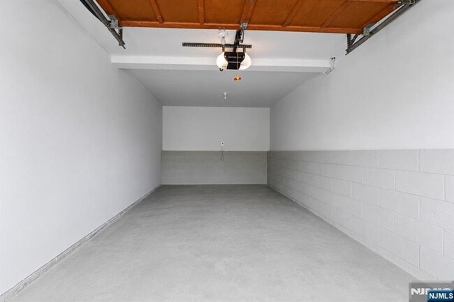 Building Photo - 230 Orchard Dr