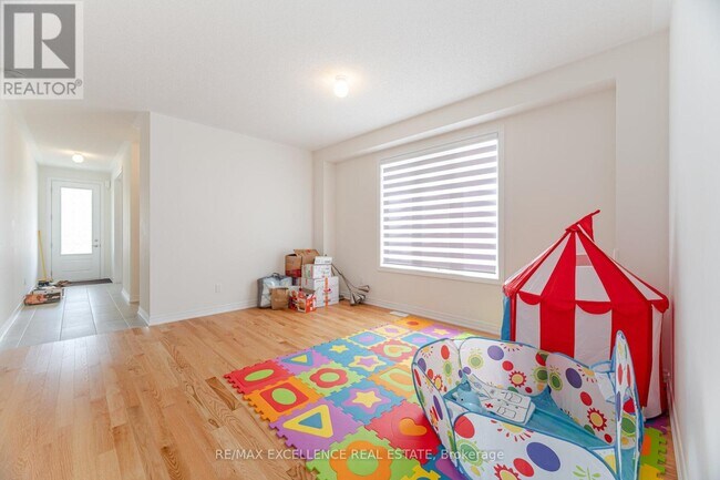 Building Photo - 1409 Davis Lp