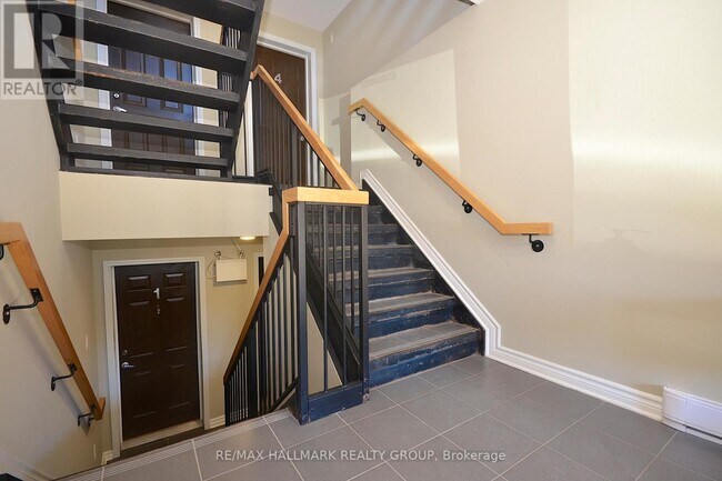 Building Photo - 205 Bluestone Private