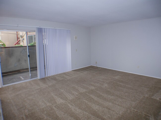 Building Photo - 5523 Adobe Falls Rd