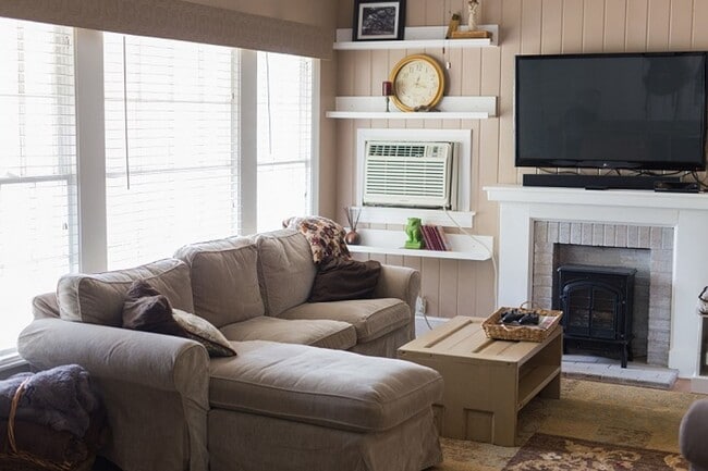 Building Photo - 216 Hayter St