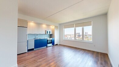 Interior Photo - Broadridge