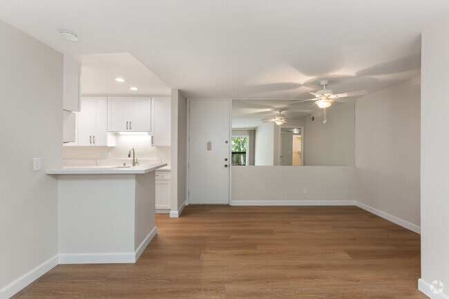 Building Photo - 6416 Friars Rd