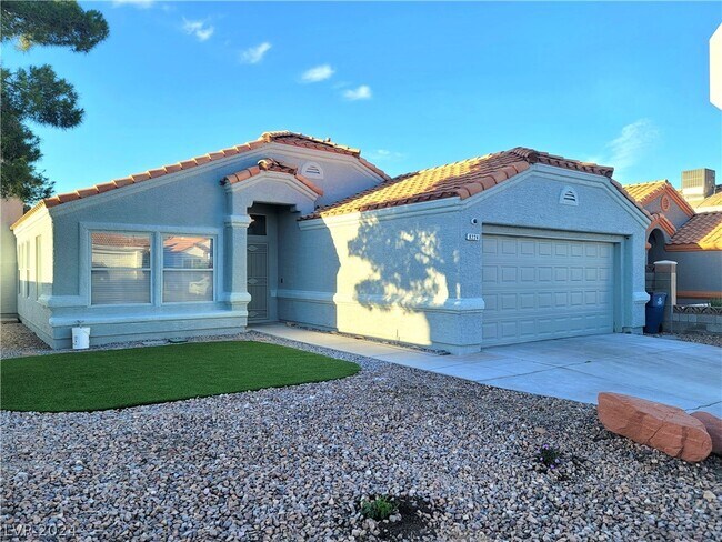 Foto del edificio - 8224 James Grayson Dr