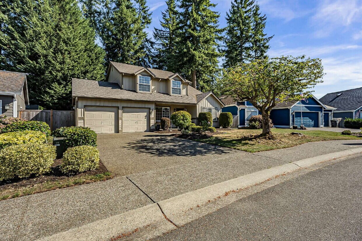 Primary Photo - Lovely Maple Valley rental home with Brand...