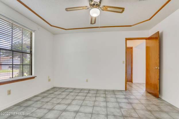 Building Photo - 664 Radnor Ln