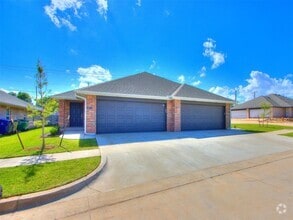 Building Photo - 621 Maleah Pl