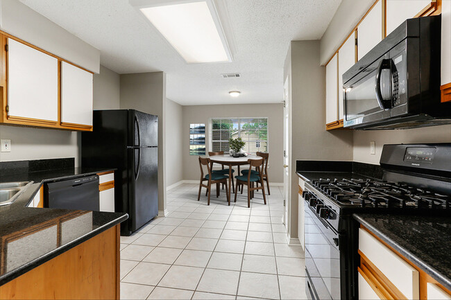 Building Photo - 1344 West Dr