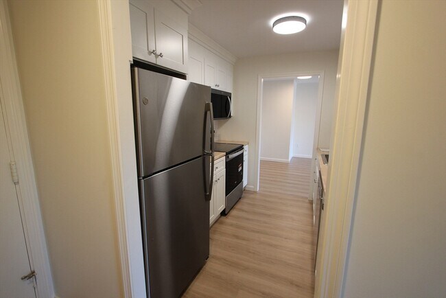 Building Photo - 139 King St