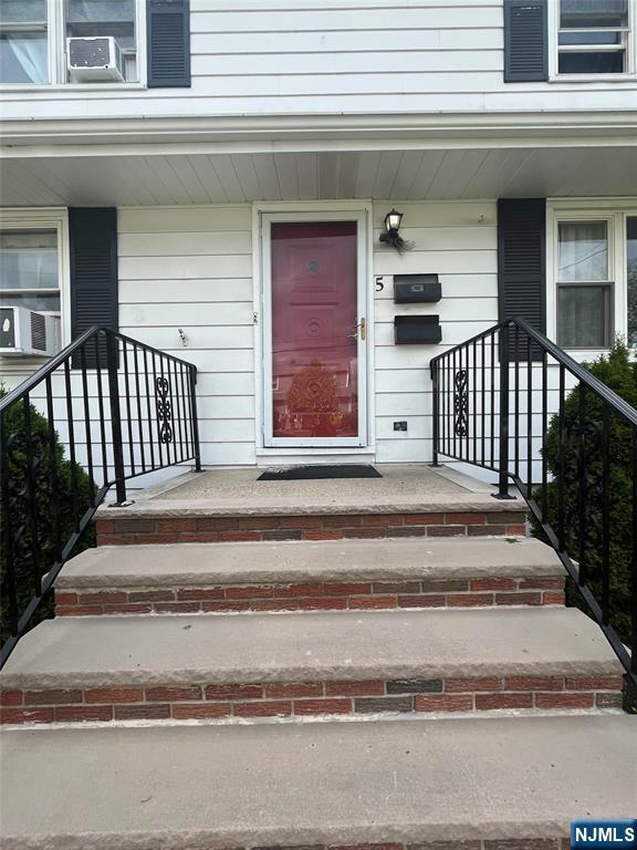 Building Photo - 5 Tuve Ln