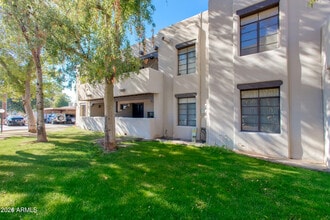 Building Photo - 1449 E Highland Ave