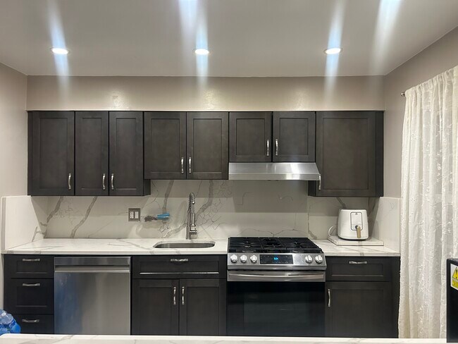 Foto del edificio - 1008 Travis Ln