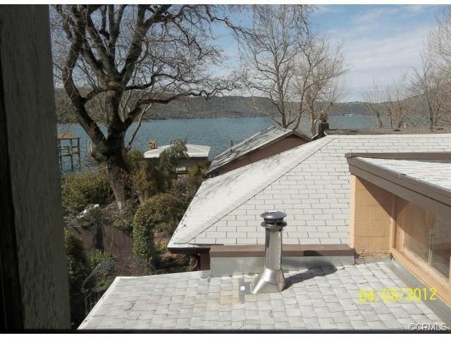 Building Photo - 14125 Lakeshore Dr