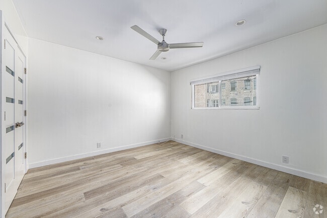 1BR, 1BA - 650SF - Bedroom - 514 S. Mariposa Ave.
