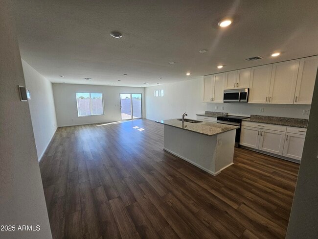 Foto del edificio - 1225 N 13th St