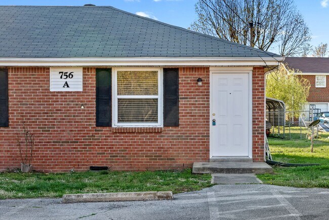 Foto del edificio - Cozy Two Bedroom Apartment