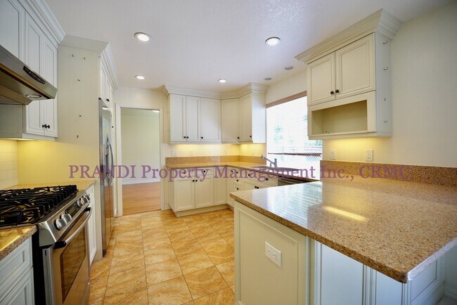 Foto del edificio - Available Now!  3 Bedroom San Rafael Home