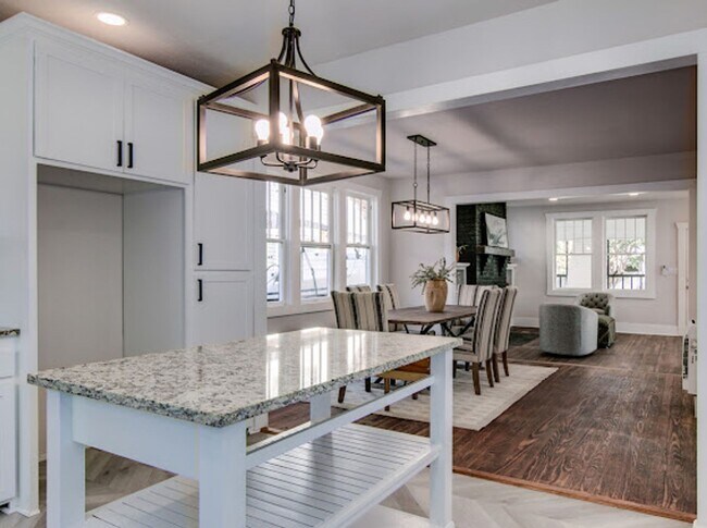 Foto del edificio - FULLY UPDATED - 4Bedroom on the Arkansas Side