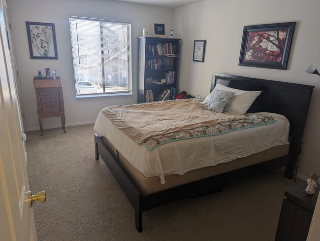 Foto del edificio - 3117 Honeywood Ln
