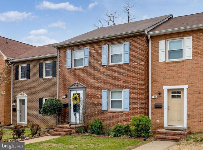 Foto del edificio - TOWNHOUSE - SPRING VALLEY - FREDERICKSBURG