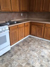 Building Photo - 554 Bellows St