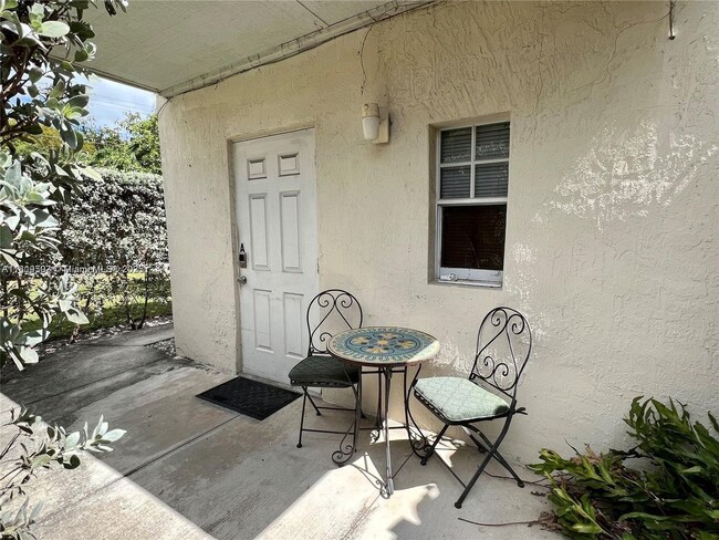 Foto del edificio - 361 SW 20th Rd