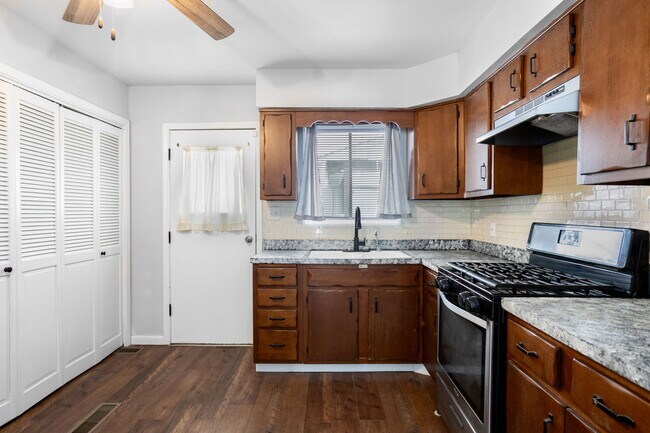 Foto del edificio - 4031 Vistula Rd