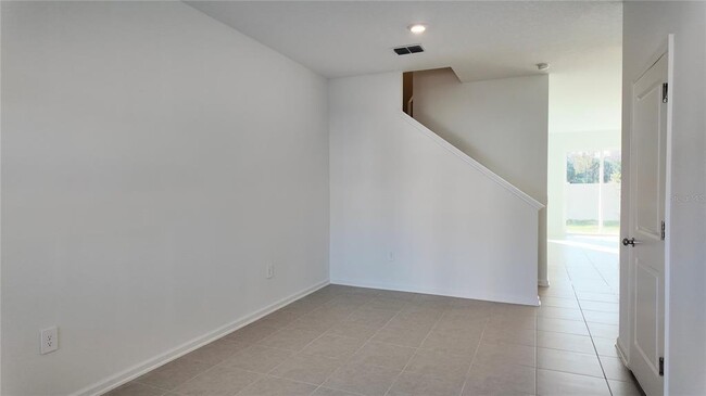 Building Photo - 2580 Skyline Lp