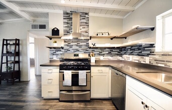 Building Photo - 4227 E Santa Barbara Ave