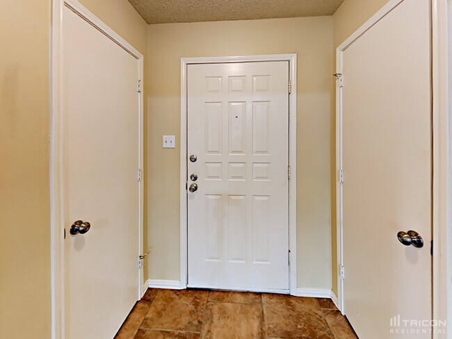 Foto del edificio - 6625 Fair Oaks Dr