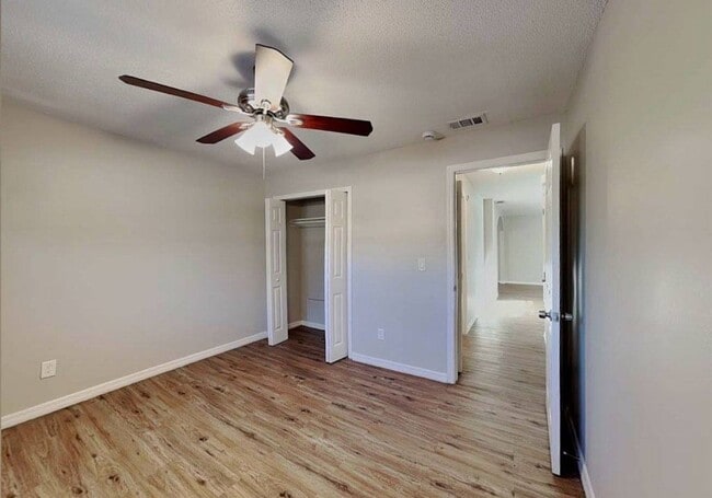 Foto del edificio - 4386 Signal Hill Rd